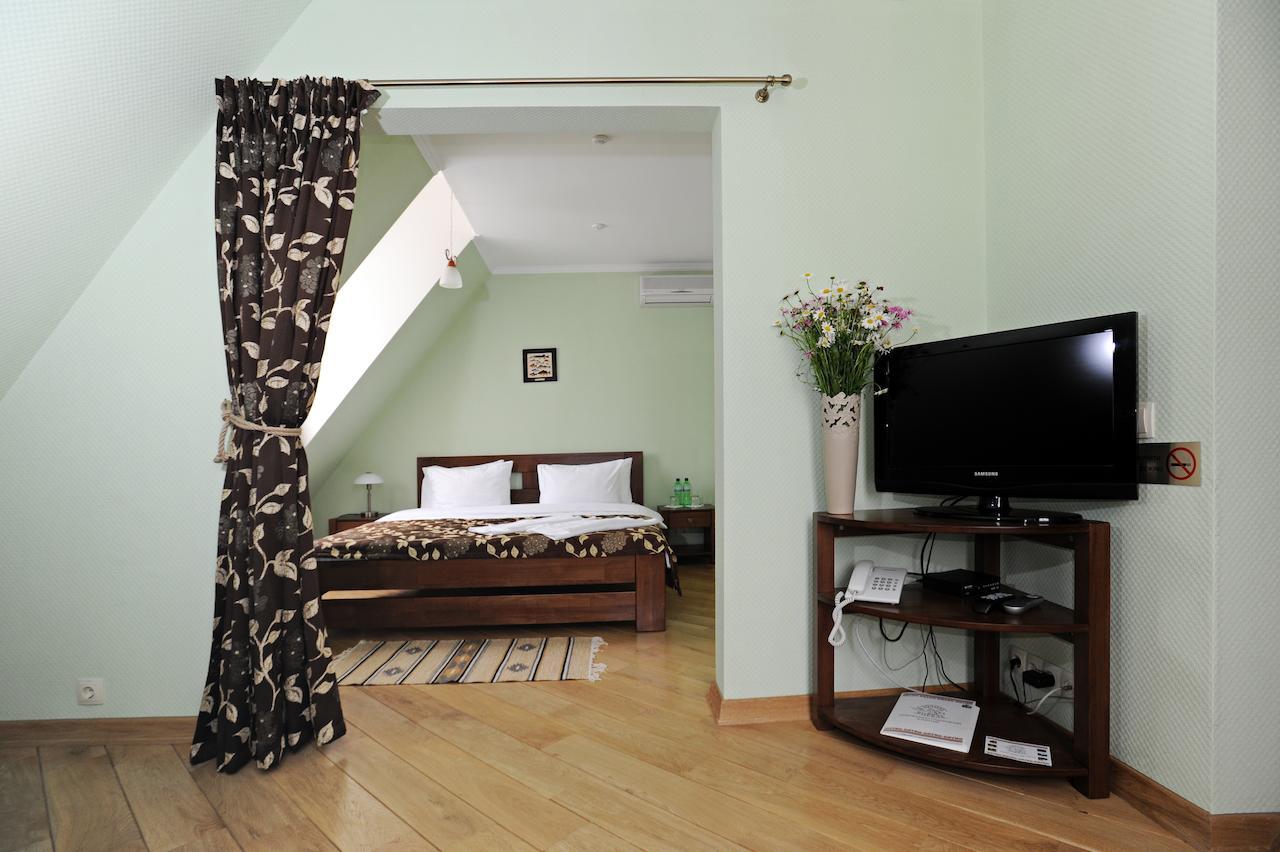 Zolota Forel Hotel Korostov Rum bild