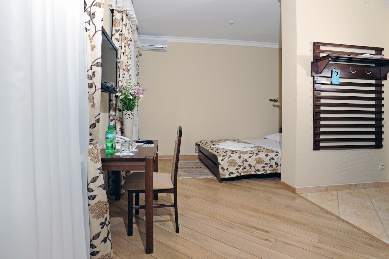 Zolota Forel Hotel Korostov Rum bild