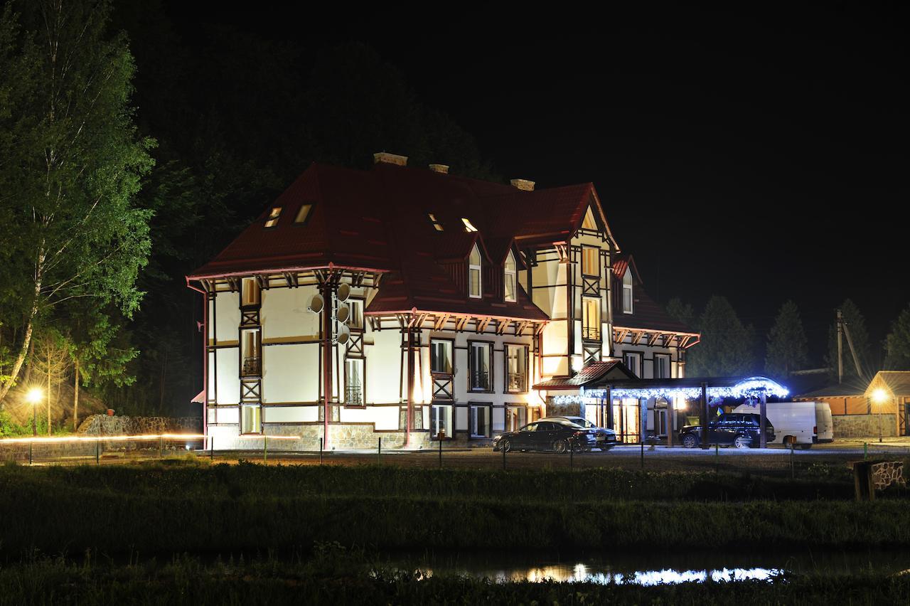 Zolota Forel Hotel Korostov Exteriör bild
