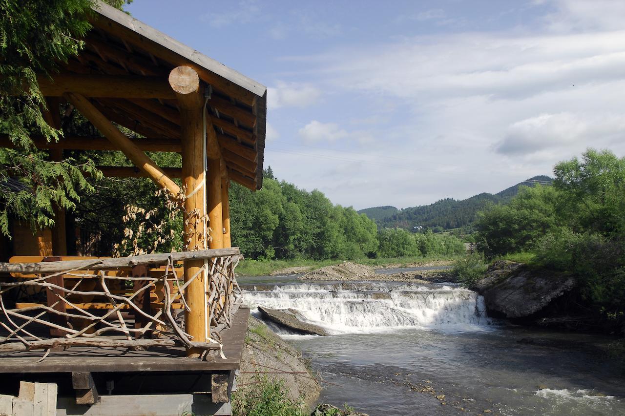 Zolota Forel Hotel Korostov Exteriör bild